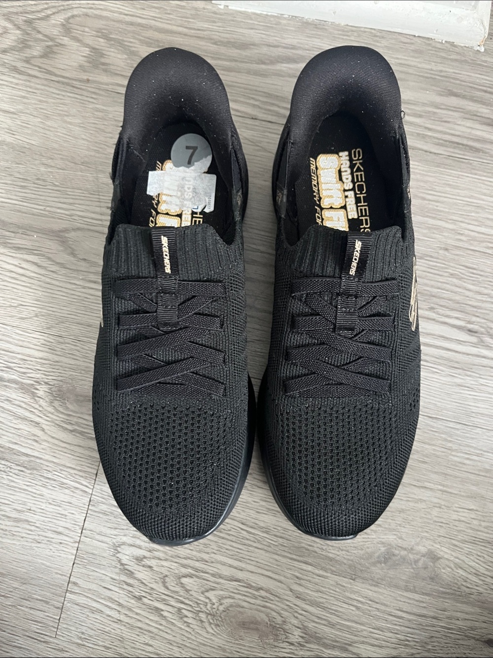 Skechers All-Black Athletic Shoes used twice 💕